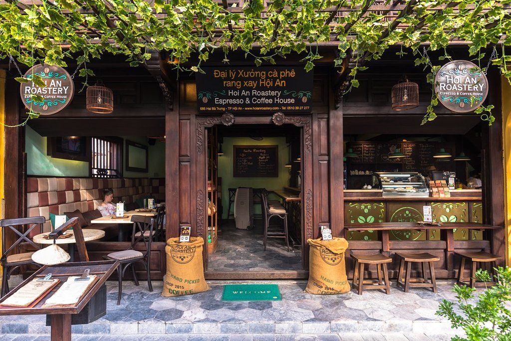 Hội An Roastery mang phong cách retro cổ điển, chuyên phục vụ các dòng cà phê cao cấp